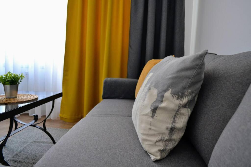 Modern City Center 2 Bedroom Apartment Sofia Esterno foto